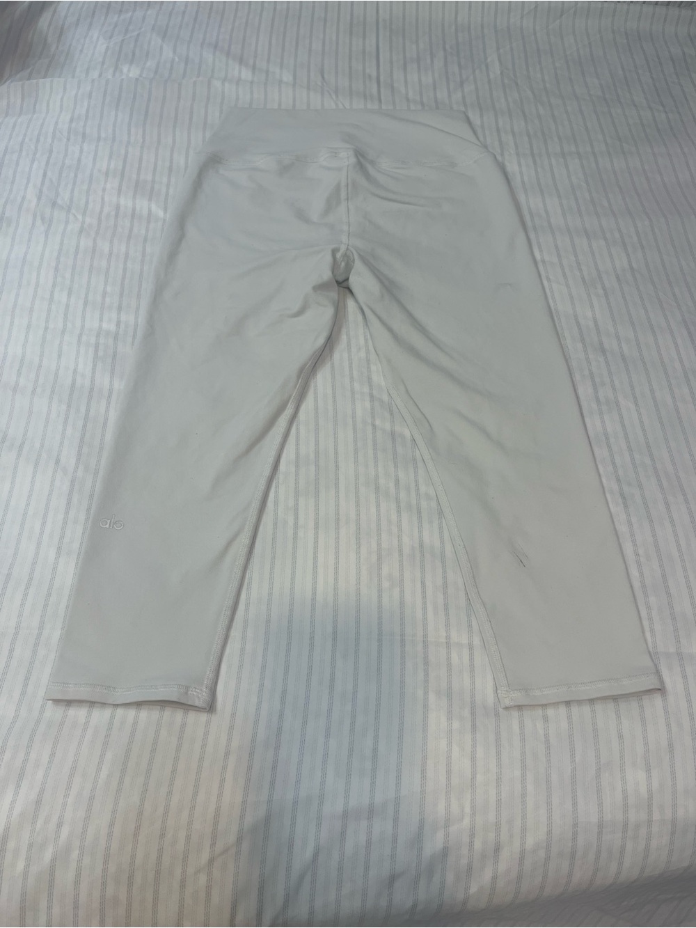 ALO Yoga White Crop Leggings Size M